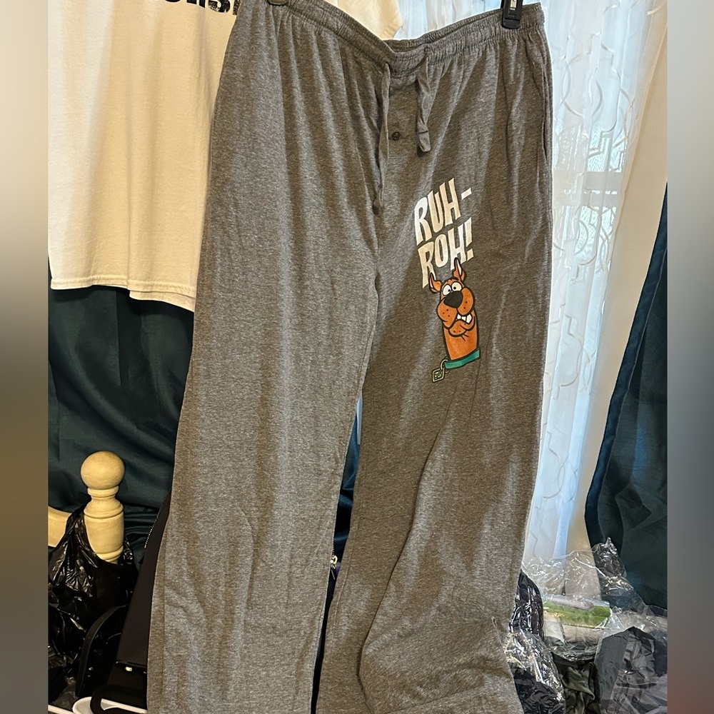 Scooby Doo Men’s Gray Scooby-Doo Lounge Pants NWOT